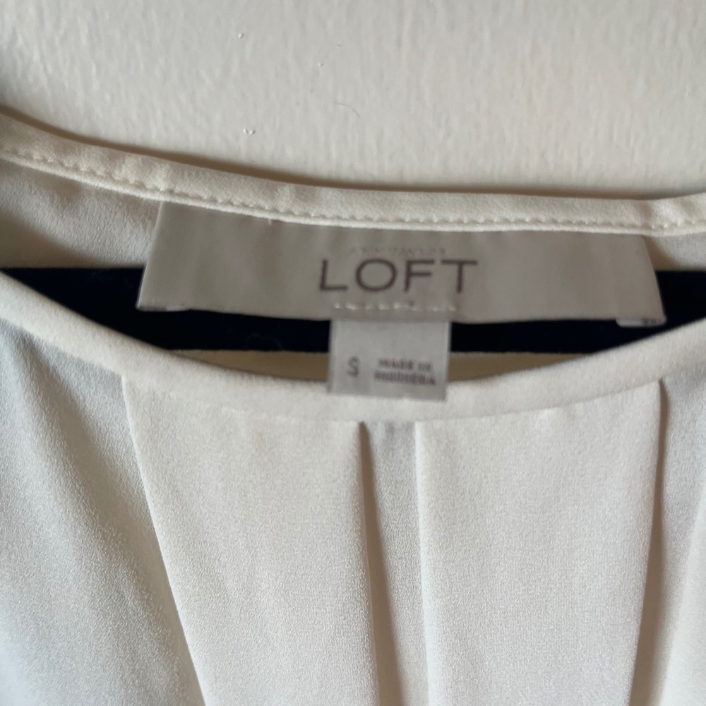 Ann Taylor LOFT Ivory White Pleated Front 3/4 Sleeve Blouse Small - Picture 2 of 4